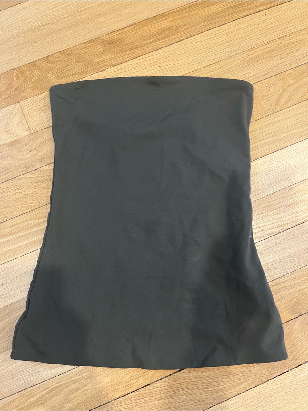 Aritzia Babaton contour hip length top